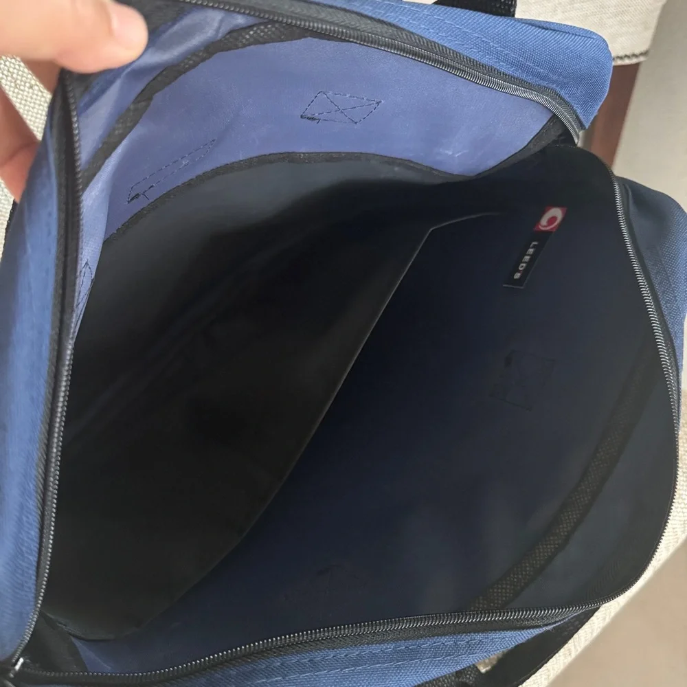 Leed’s Messenger Laptop Tote Bag NWOT